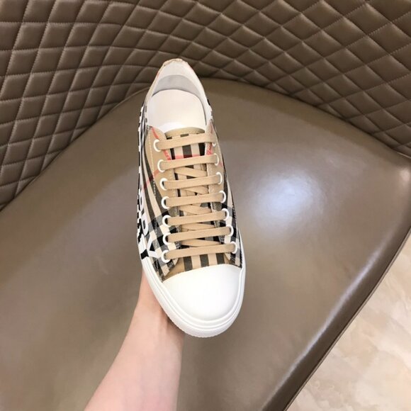 🌟👟Burberry Beige Vintage Check Canvas Low Top Sneakers - Picture 7 of 8